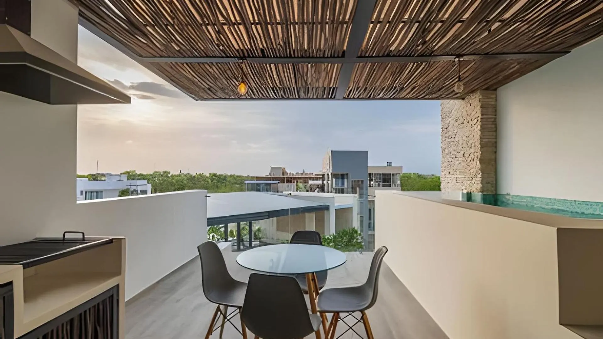 Контакты Penthouse With Private Pool Moots 303